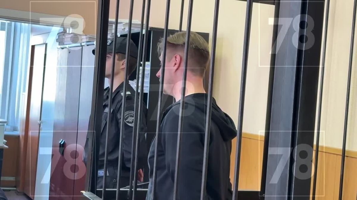 «Давай ещё покатаемся»: водитель упавшего в Фонтанку Porsche описал последние часы перед смертельной аварией