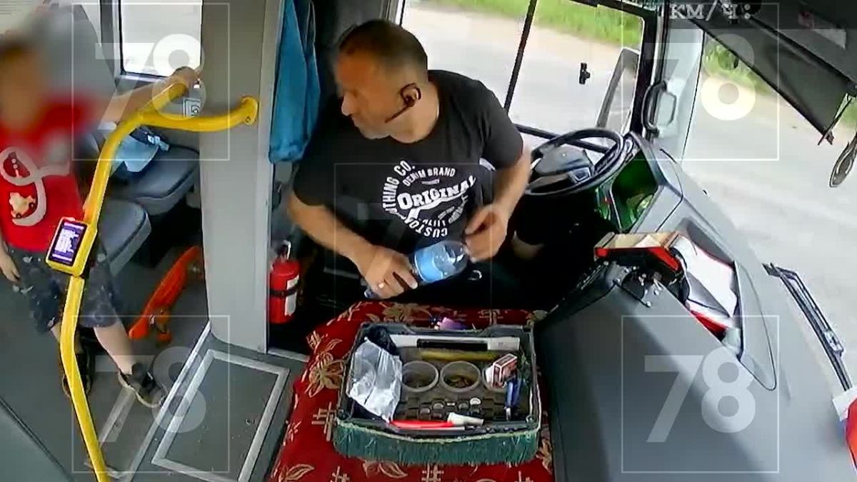 «Мальчик растерянный, не знал, куда идти»: водитель автобуса помог найти потерявшегося ребёнка