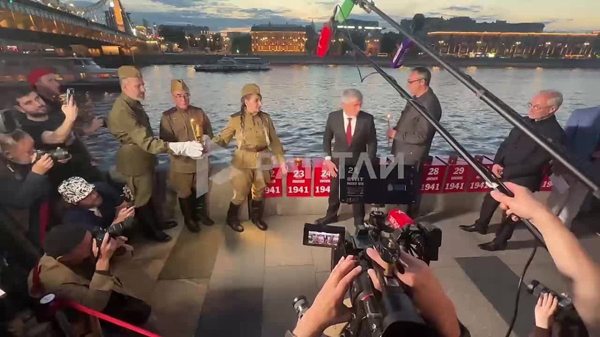 Каждый день Великой Отечественной войны — это одна свеча на Крымской набережной в Москве