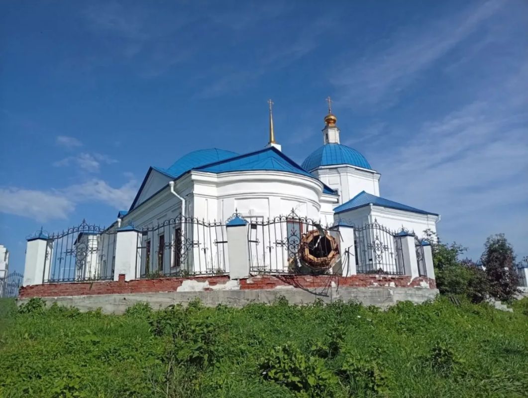 Люди лишились домов, 200-летний храм — купола Люди лишились домов, 200-летний храм — купола
