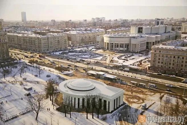 Станция метро «Парк Победы» переживает самый шумный период своей жизни — ей готовят декор, который поставил в тупик даже юристов