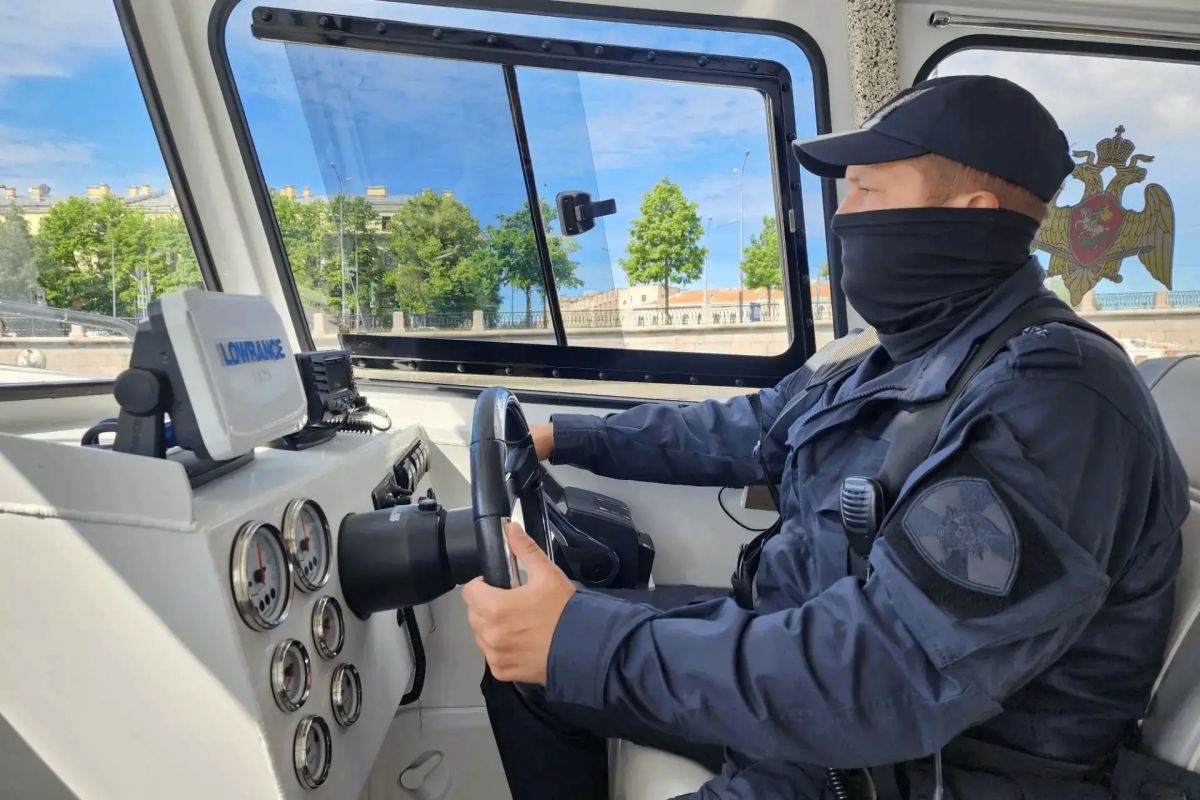 Пьяный рыбак едва не утонул в Финском заливе Пьяный рыбак едва не утонул в Финском заливе