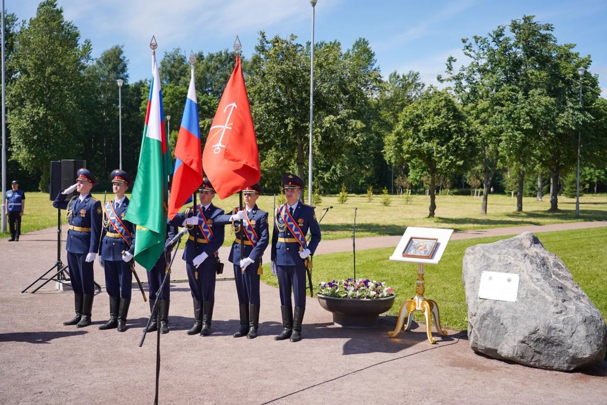 Александр Беглов: В преддверии XIV Петербургского международного юридического форума был установлен закладной камень памятника святым новомученикамюристам в Полюстровском парке Александр Беглов: В преддверии XIV Петербургского международного юридического форума был установлен закладной камень памятника святым новомученикамюристам в Полюстровском парке