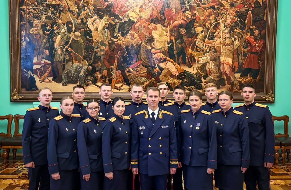 Председатель СК России и курсанты ведомственных академий приняли участие во встрече Президента России с выпускниками военных вузов Председатель СК России и курсанты ведомственных академий приняли участие во встрече Президента России с выпускниками военных вузов