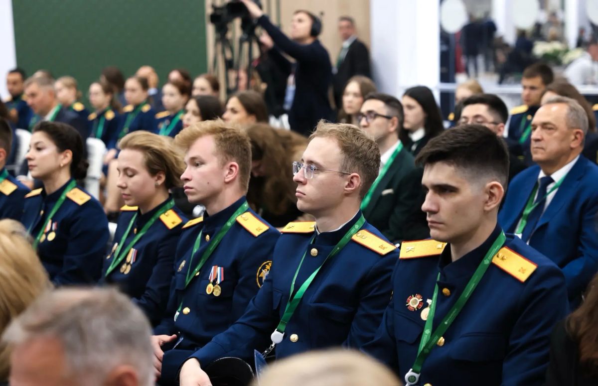 Сотрудники СК России приняли участие в дискуссионных сессиях XIV Петербургского международного юридического форума Сотрудники СК России приняли участие в дискуссионных сессиях XIV Петербургского международного юридического форума