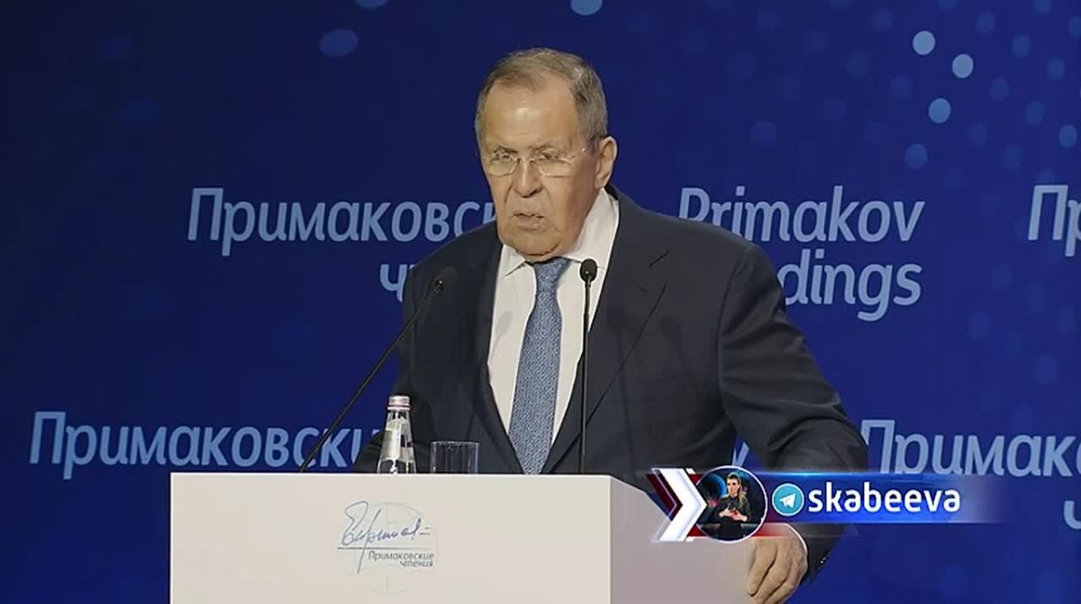 ‘Мяч сегодня не на нашей стороне поля, хотя нам его всё чаще пытаются перебросить из офсайда