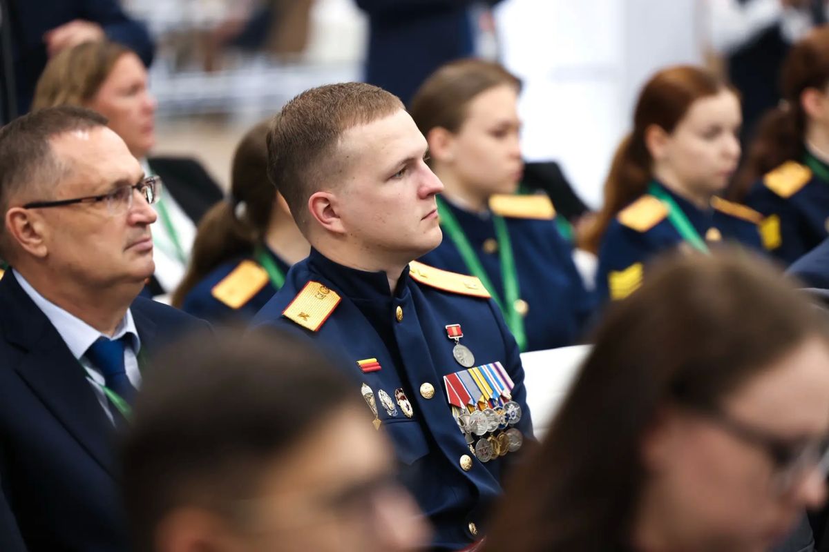 Сотрудники СК России приняли участие в дискуссионных сессиях XIV Петербургского международного юридического форума Сотрудники СК России приняли участие в дискуссионных сессиях XIV Петербургского международного юридического форума