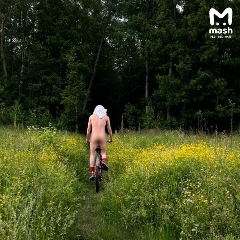 Голые мужчины массово разгуливают по лесам Питера и Ленобласти — свои блестящие передки и зады они выкладывают в чаты нудистов Голые мужчины массово разгуливают по лесам Питера и Ленобласти — свои блестящие передки и зады они выкладывают в чаты нудистов