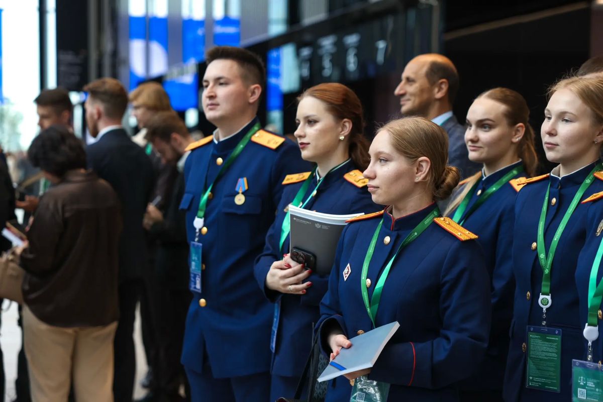 На ПМЮФ-2026 прошла презентация монографий Санкт-Петербургской академии Следственного комитета На ПМЮФ-2026 прошла презентация монографий Санкт-Петербургской академии Следственного комитета