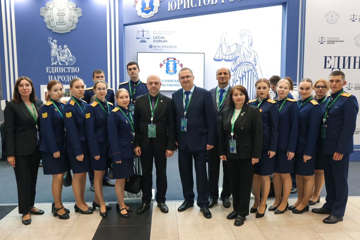 На ПМЮФ-2026 прошла презентация монографий Санкт-Петербургской академии Следственного комитета