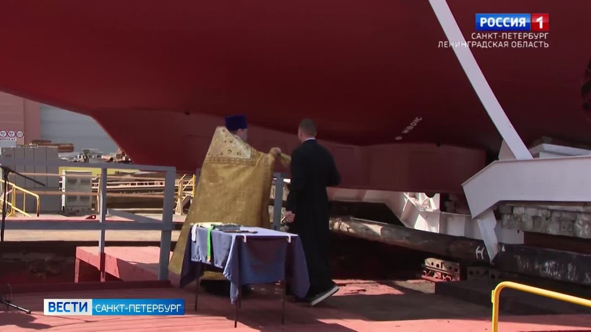 На Адмиралтейских верфях спустили на воду новейший траулер "Капитан Ипатов"