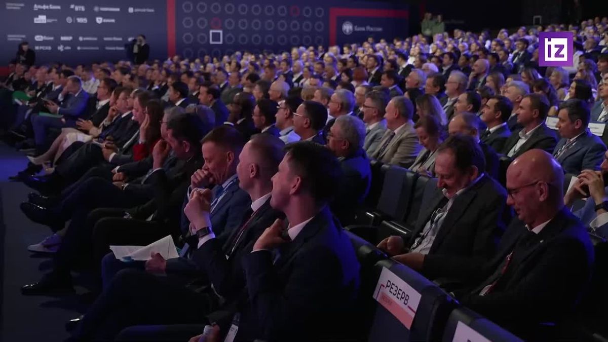 Нейросеть перебила главу Сбербанка на финансовом форуме