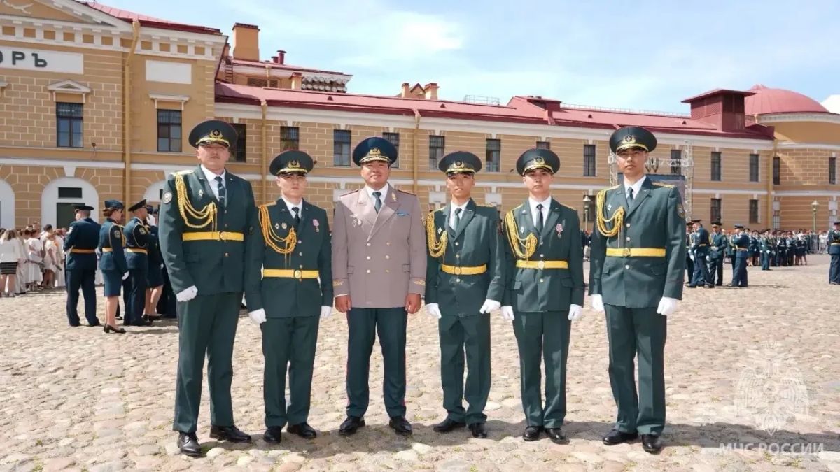 Глава МЧС России завершил двухдневную рабочую поездку в Санкт-Петербург Глава МЧС России завершил двухдневную рабочую поездку в Санкт-Петербург