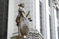 «Мошенникам хороший урок». Эксперты — о позиции Верховного суда по отмене сделок со «схемой Долиной»