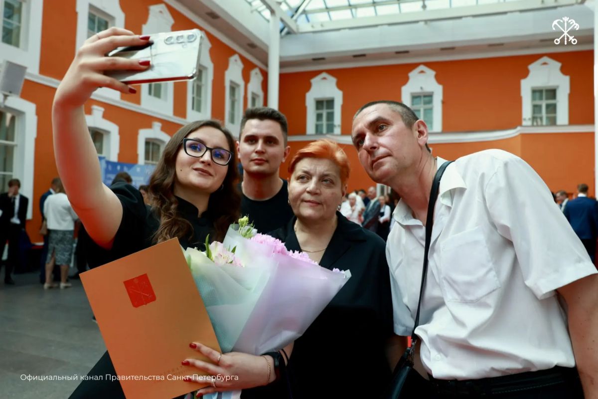 Лучших выпускников вузов чествовали в Атриуме Петропавловской крепости Лучших выпускников вузов чествовали в Атриуме Петропавловской крепости