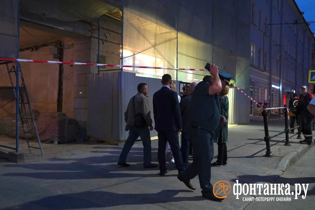 Социальная аптека, в которой обрушилось перекрытие, в соответствии с графиком на онлайн-картах, должна была работать Социальная аптека, в которой обрушилось перекрытие, в соответствии с графиком на онлайн-картах, должна была работать