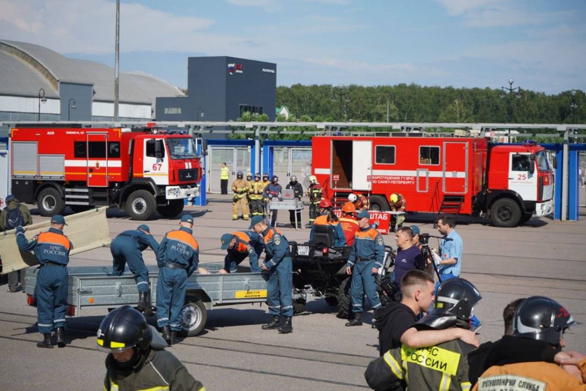 30 июня – 1 июля 2026 года в Санкт-Петербурге под председательством главы МЧС России Александра Куренкова реализован комплекс мероприятий с участием руководителей уполномоченных органов государств – членов ОДКБ в сфере... 30 июня – 1 июля 2026 года в Санкт-Петербурге под председательством главы МЧС России Александра Куренкова реализован комплекс мероприятий с участием руководителей уполномоченных органов государств – членов ОДКБ в сфере...