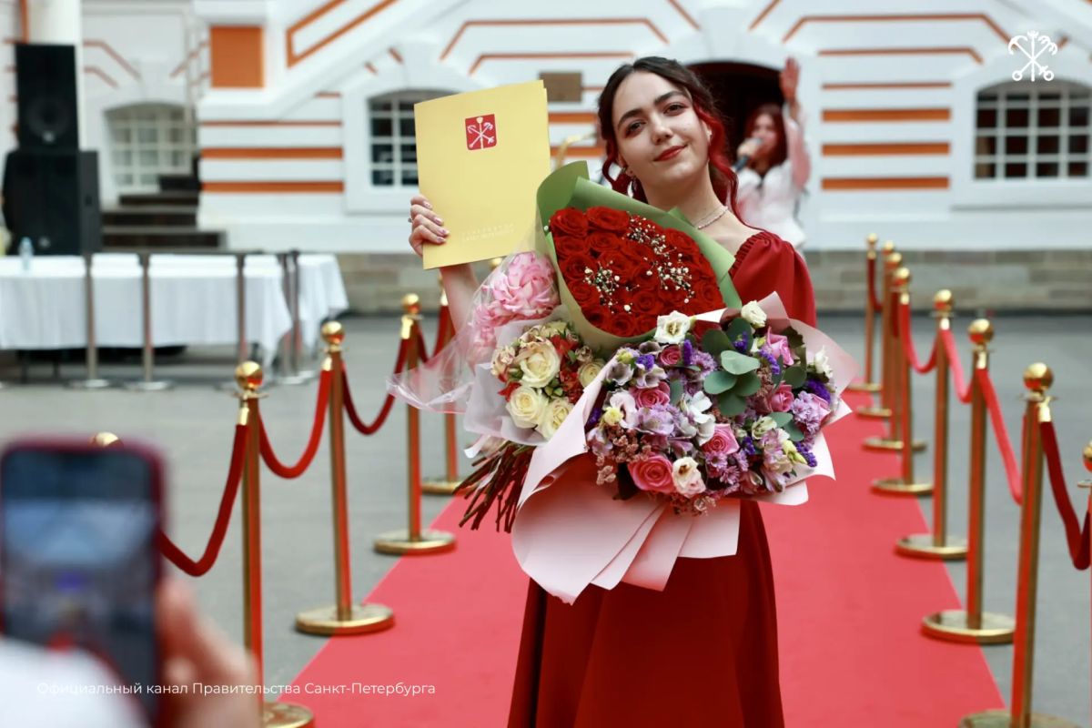 Лучших выпускников вузов чествовали в Атриуме Петропавловской крепости Лучших выпускников вузов чествовали в Атриуме Петропавловской крепости