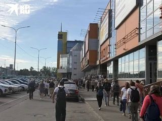 «Головная боль» петербуржцев: Рыбацкое захлебнулось от пассажиров из-за перенаправления электричек «Головная боль» петербуржцев: Рыбацкое захлебнулось от пассажиров из-за перенаправления электричек