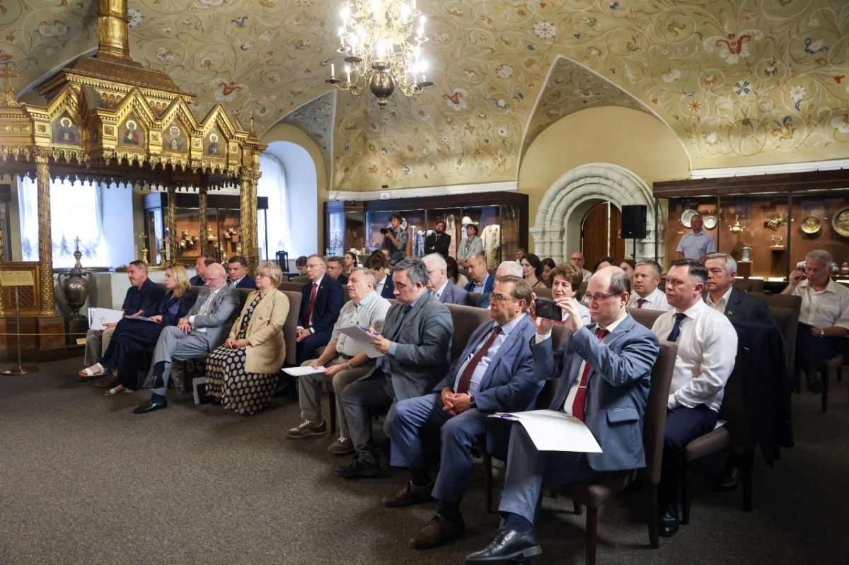 Состоялся второй цикл «Сенатских чтений», посвященный истории становления и развития органов государственной власти России в XVIII веке Состоялся второй цикл «Сенатских чтений», посвященный истории становления и развития органов государственной власти России в XVIII веке