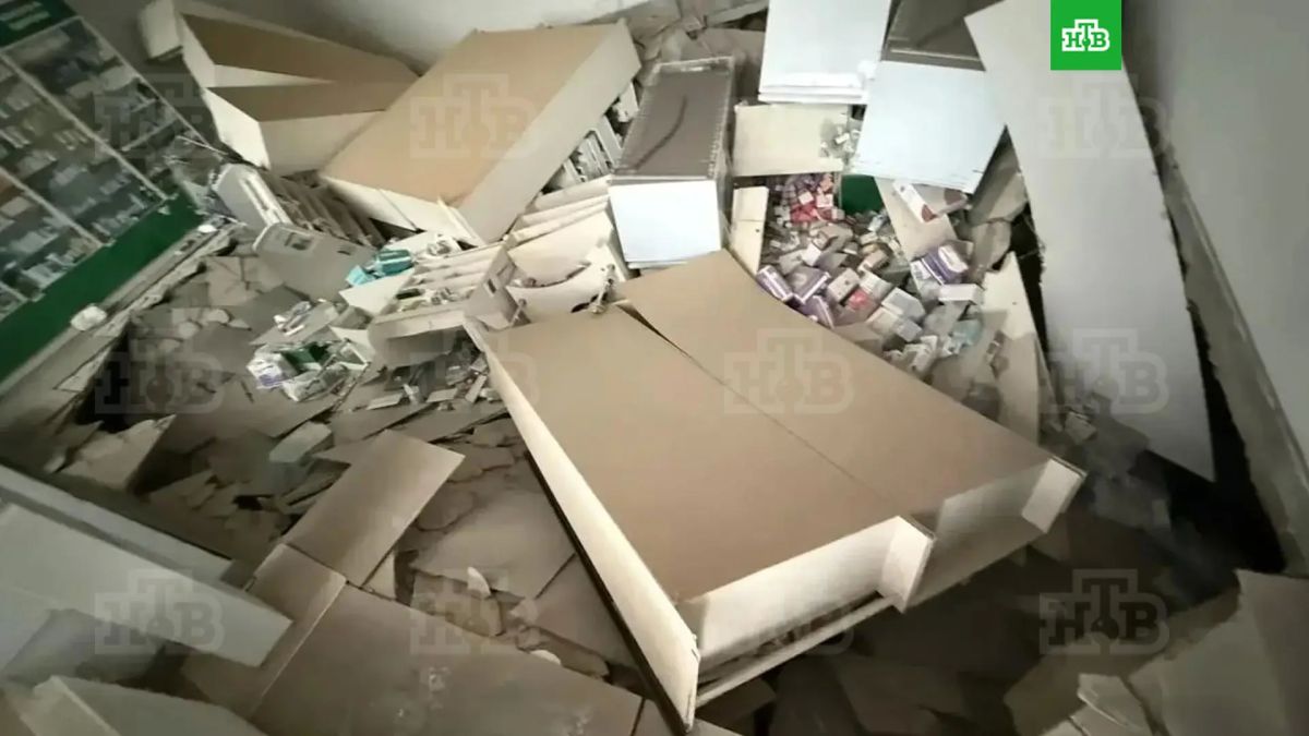 Некоторых эвакуированных жителей дома на Сытнинской улице, где обрушился пол, вернули домой Некоторых эвакуированных жителей дома на Сытнинской улице, где обрушился пол, вернули домой