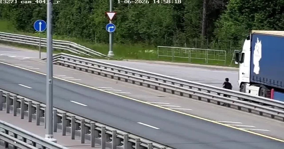 Аваркомы помогли ребенку безопасно добраться из Валдая в Санкт-Петербург