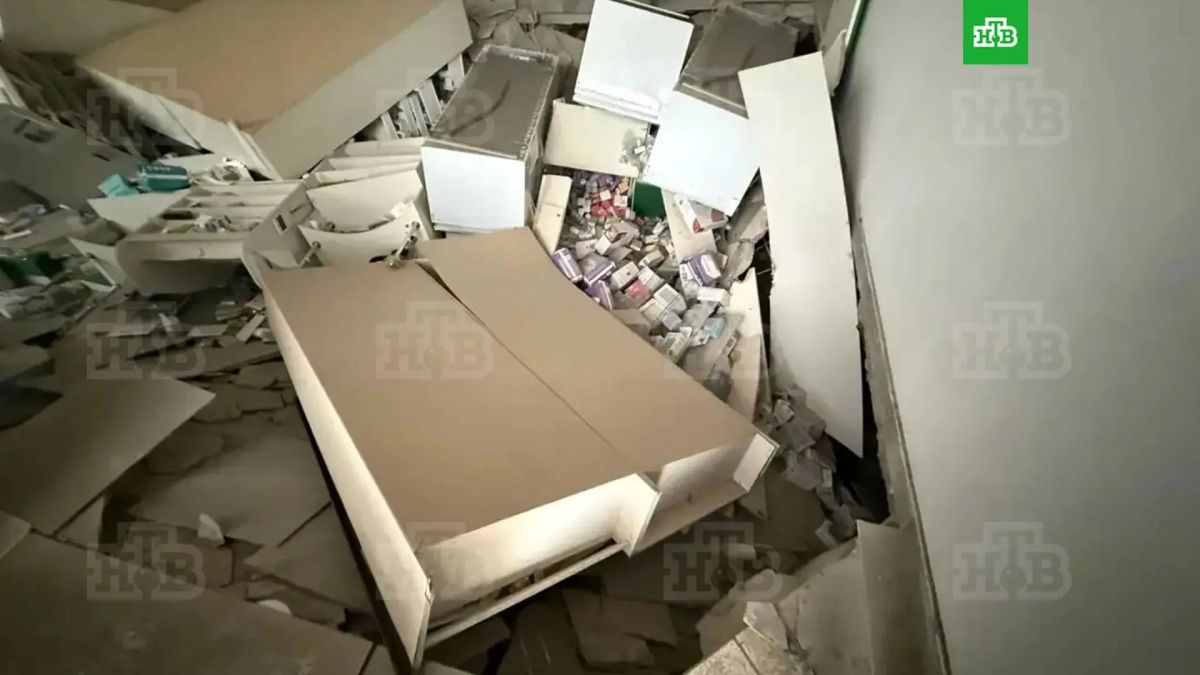 Некоторых эвакуированных жителей дома на Сытнинской улице, где обрушился пол, вернули домой Некоторых эвакуированных жителей дома на Сытнинской улице, где обрушился пол, вернули домой