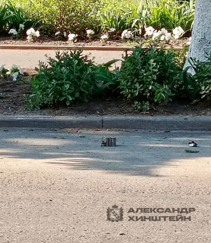 В Курской области ВСУ взорвали автомобиль, четверо ранено