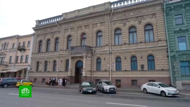 В самом роскошном ЗАГСе Петербурга на Английской набережной завершился первый этап реставрации