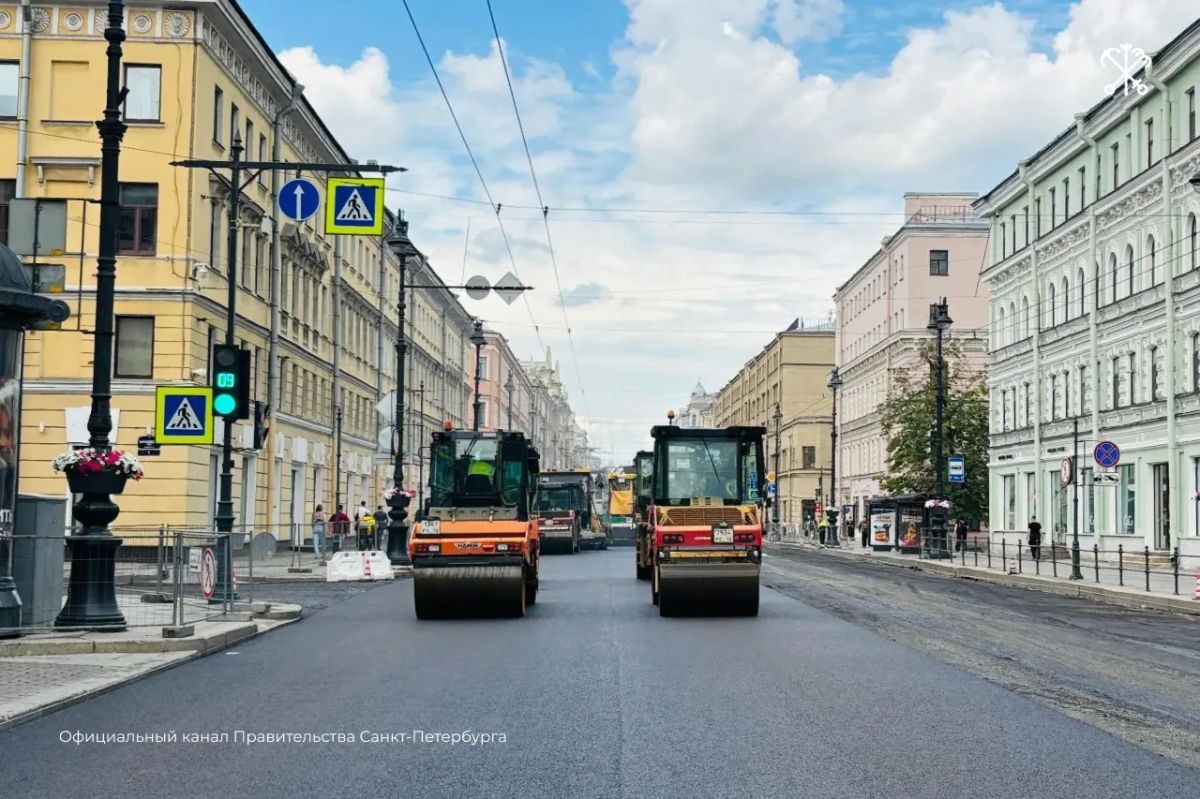 Главная артерия Петербурга получает новую дорожную одежду — продолжается обновление Невского проспекта Главная артерия Петербурга получает новую дорожную одежду — продолжается обновление Невского проспекта