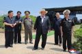 Пхеньян вновь показал железный кулак: Ким Чен Ын в шикарной шляпе принял экзамен у нового эсминца