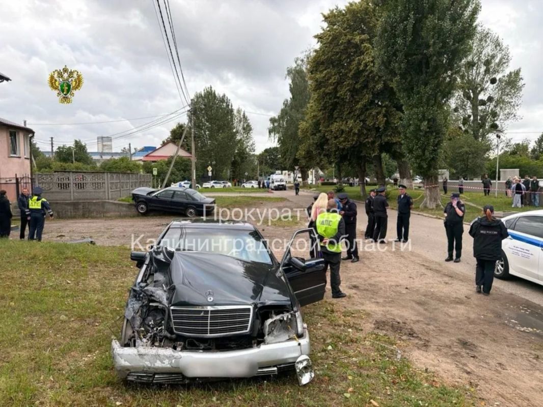 «Их время пришло»: пьяный лихач в Калининграде сбил мать с двумя детьми на тротуаре «Их время пришло»: пьяный лихач в Калининграде сбил мать с двумя детьми на тротуаре