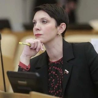 Сергей Колясников: Рябцева упускает главное. Если бы в 2024 году она не надела болотные сапоги, а поехала бы в рестораны отмечать сдачу очистных по Волге и Байкалу, как это обычно происходило, ничего не было бы