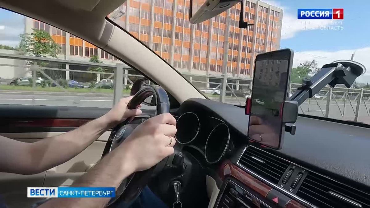 Навигаторы помогут петербургским водителям попасть в "зеленую волну"