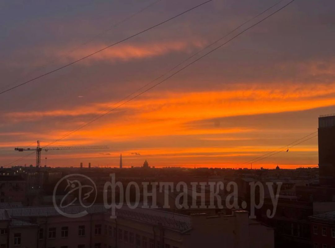В Петербурге сегодня снова включили режим «слишком красиво» В Петербурге сегодня снова включили режим «слишком красиво»