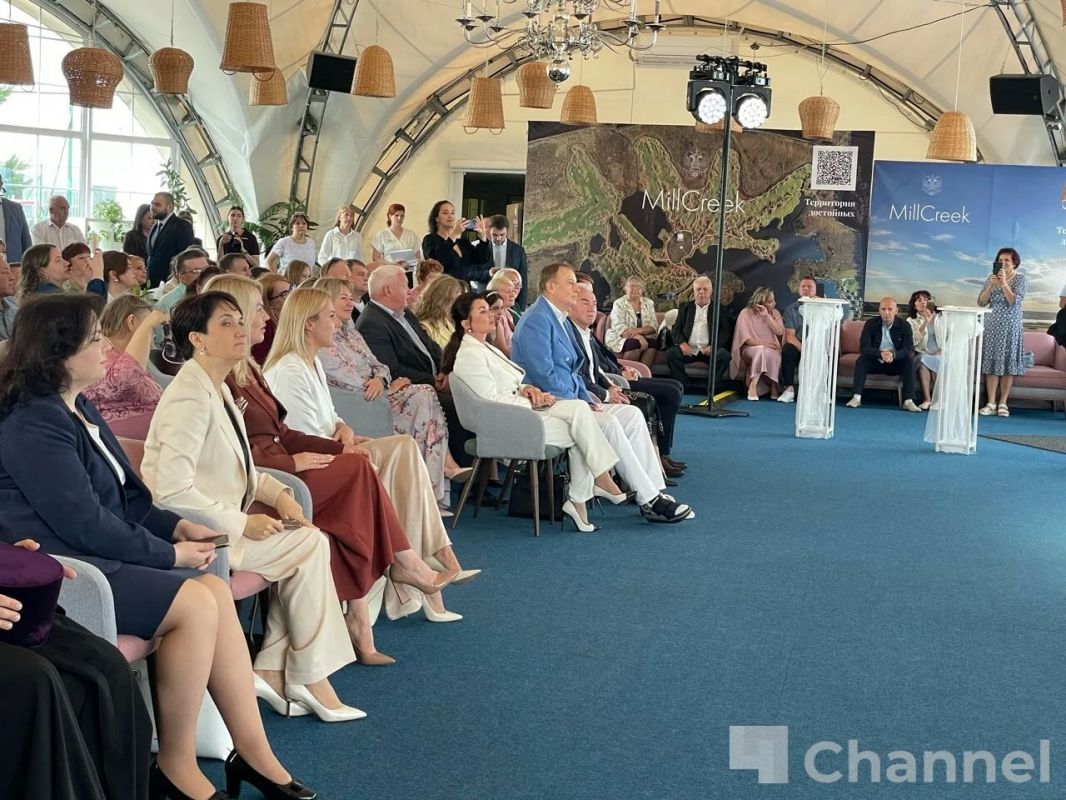 В День семьи, любви и верности во Всеволожске прошел свадебный фестиваль "Рождение семьи Ленинградской" В День семьи, любви и верности во Всеволожске прошел свадебный фестиваль "Рождение семьи Ленинградской"