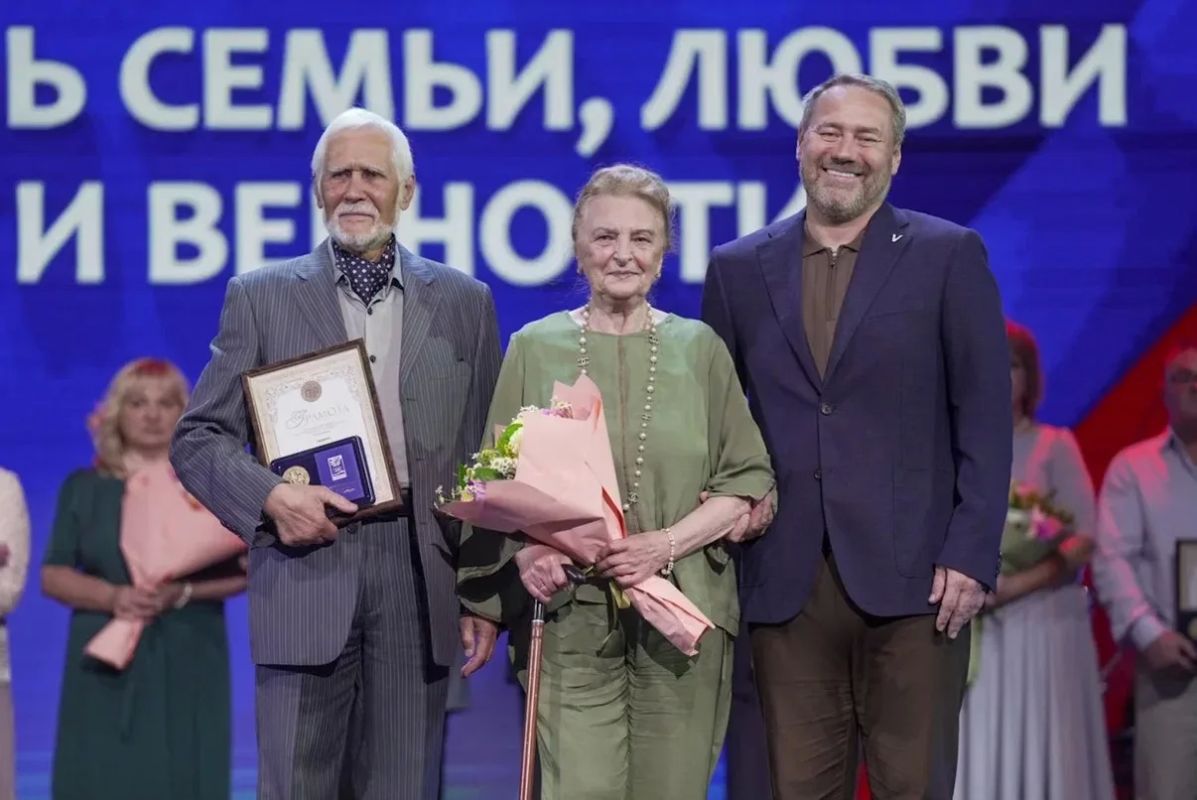 В завершение праздника — концерт в БКЗ «Октябрьский» В завершение праздника — концерт в БКЗ «Октябрьский»