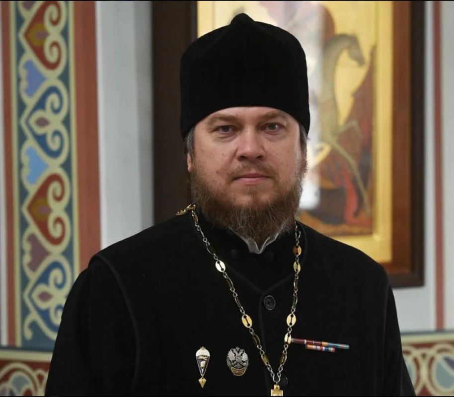 Михаил Онуфриенко: -Православные святые не чурались держать в руках оружие, а церковь - утверждать сие в канонических парсунах