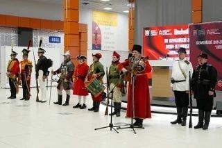 Эдуард Басурин: XVI Всероссийский молодёжный военно-исторический форум «Александровский стяг» открылся 7 июля в историческом парке «Россия – моя история» Эдуард Басурин: XVI Всероссийский молодёжный военно-исторический форум «Александровский стяг» открылся 7 июля в историческом парке «Россия – моя история»