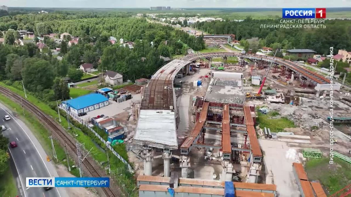Над Приморским шоссе установили пролёт путепровода трассы М-32