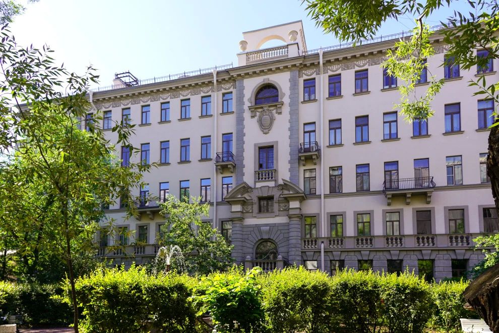 Реставрация южного флигеля Дома Пеля на Литейном почти завершена
