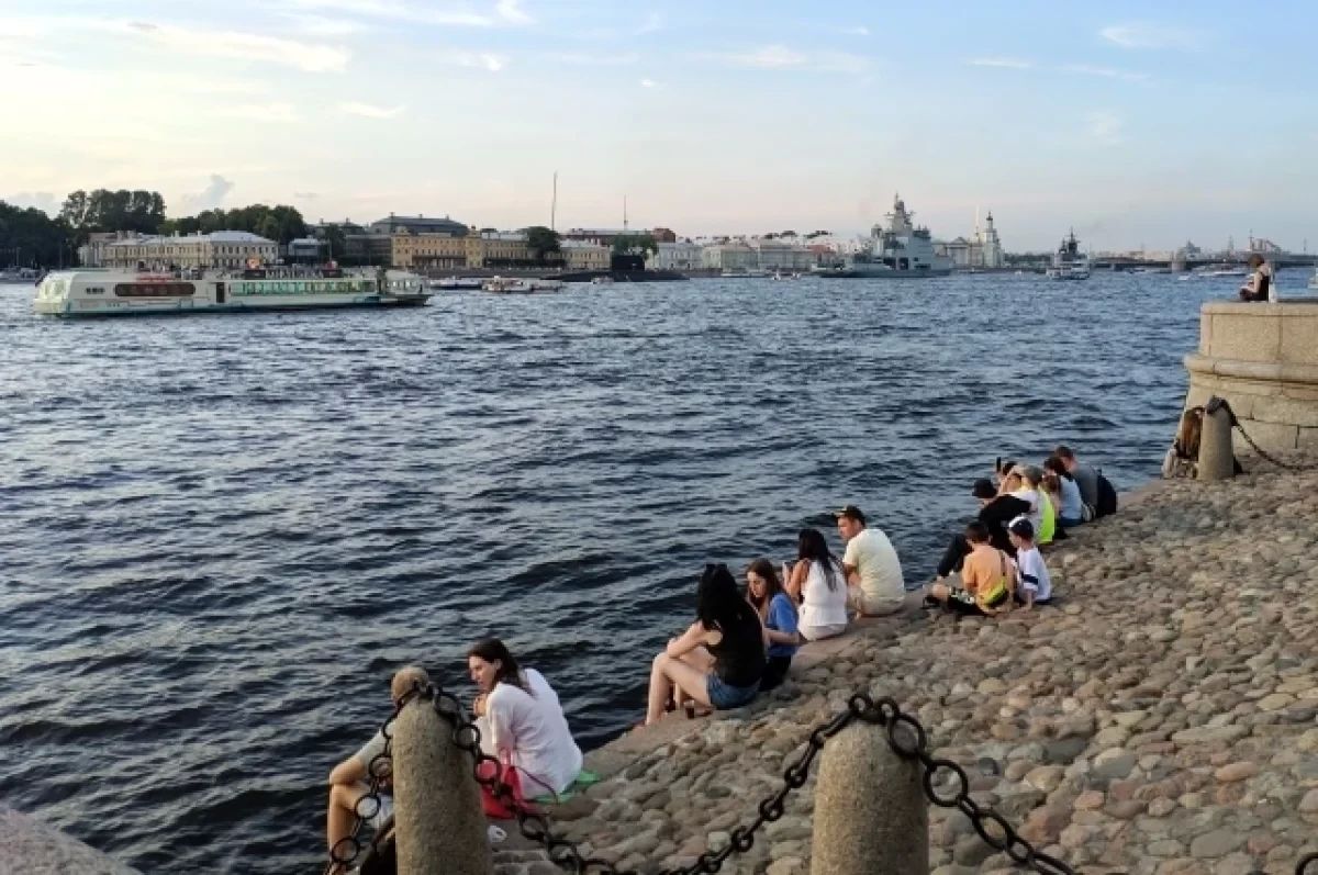 Новости Петербурга 11 июля: жара, ресторан под водой и арест депутата