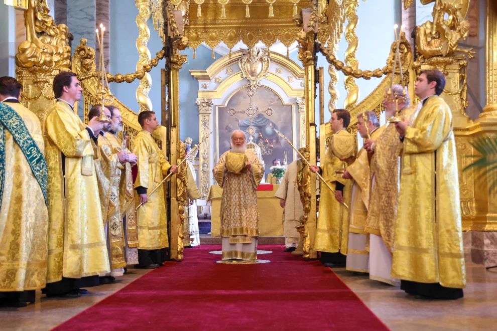 Патриарх всея Руси Кирилл возглавил в Петербурге Божественную литургию в Петропавловском соборе в честь Дня святых первоверховных апостолов Петра и Павла Патриарх всея Руси Кирилл возглавил в Петербурге Божественную литургию в Петропавловском соборе в честь Дня святых первоверховных апостолов Петра и Павла
