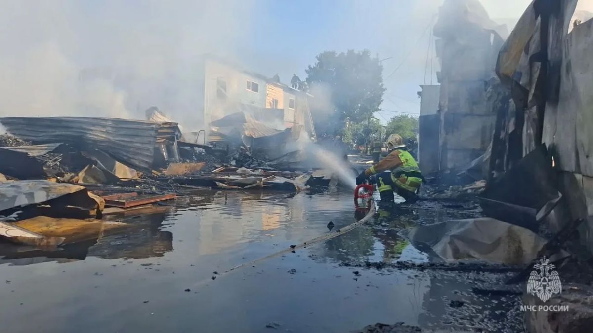 Открытое горение ликвидировано, сообщили в МЧС Открытое горение ликвидировано, сообщили в МЧС