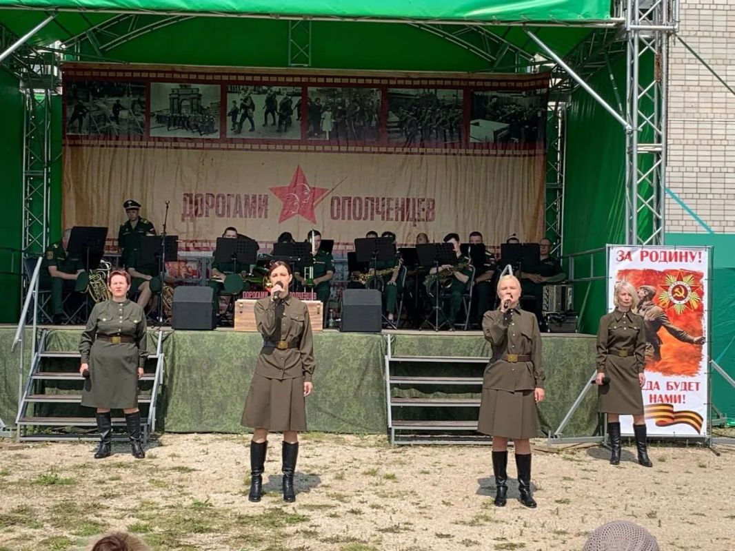 Память ленинградских ополченцев почтили в Новгородской области Память ленинградских ополченцев почтили в Новгородской области