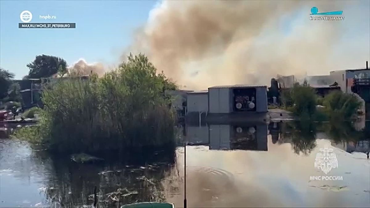 Пожар в Кронштадте тушили 7,5 часов: пострадавшая госпитализирована