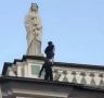 Росгвардия сняла руферов с крыши Зимнего дворца