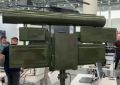 На страже неба. На Международной выставке-форуме «Дрон Экспо – 2026» в Казани продемонстрирована радиоэлектронная станция «Гадалка», предназначенная для обнаружения и сопровождения БПЛА
