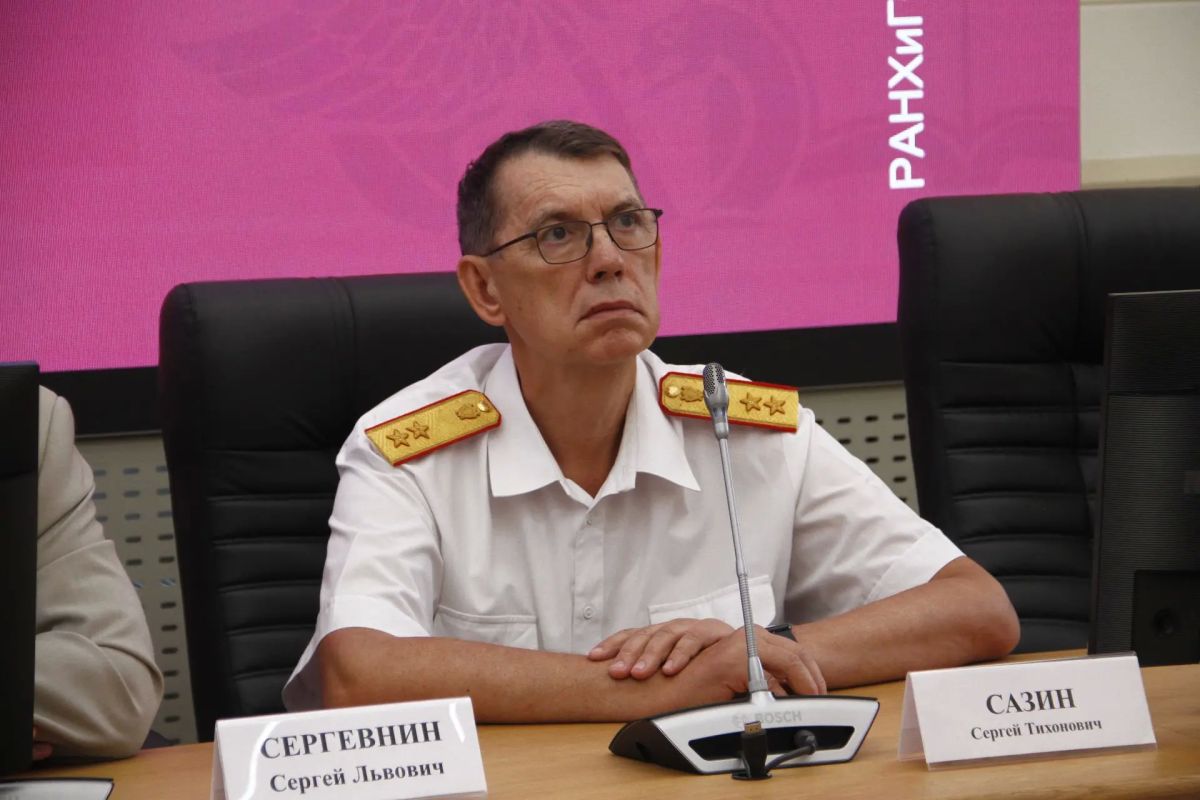 Руководитель СУ СК России по Ленинградской области принял участие в торжественной церемонии вручения дипломов выпускникам РАНХиГС Руководитель СУ СК России по Ленинградской области принял участие в торжественной церемонии вручения дипломов выпускникам РАНХиГС