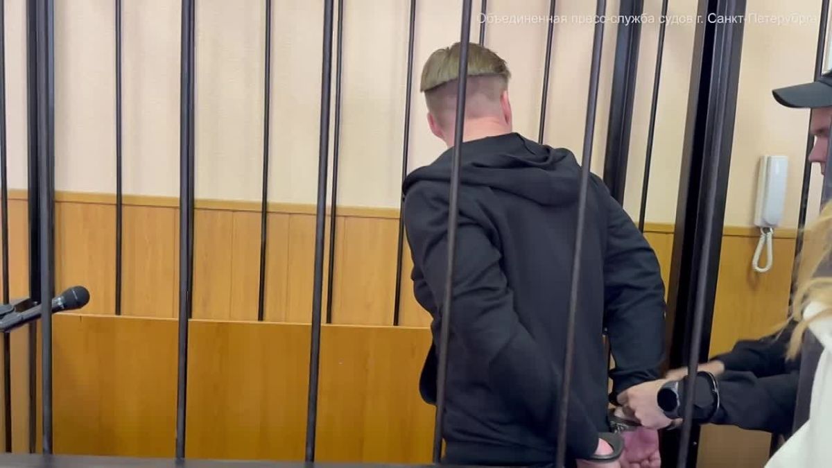 В Санкт-Петербурге огласили приговор водителю «Порше» по делу о смертельной аварии В октябре 2025 года Даниил Войнов сел за руль внедорожника пьяным, превысил скорость и не справился с управлением. Автомобиль пробил...